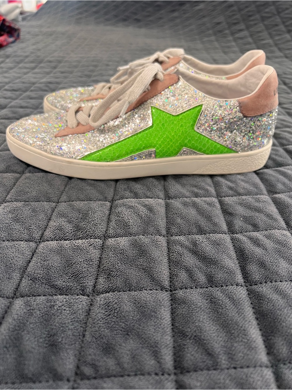 Lola Cruz Anthropologie Glitter Sneakers Women’s Size 8 8.5 39 Silver Star Shoes